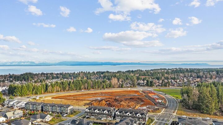 Property Photo: 751 Salmonberry St BC V9H 0G1