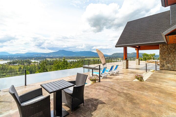 Property Photo:  6222 Lower Chippewa Rd #1  BC V9L 5P8 