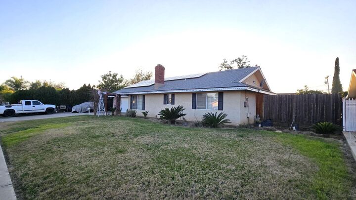 Property Photo:  155 N Haney Avenue  CA 93654 