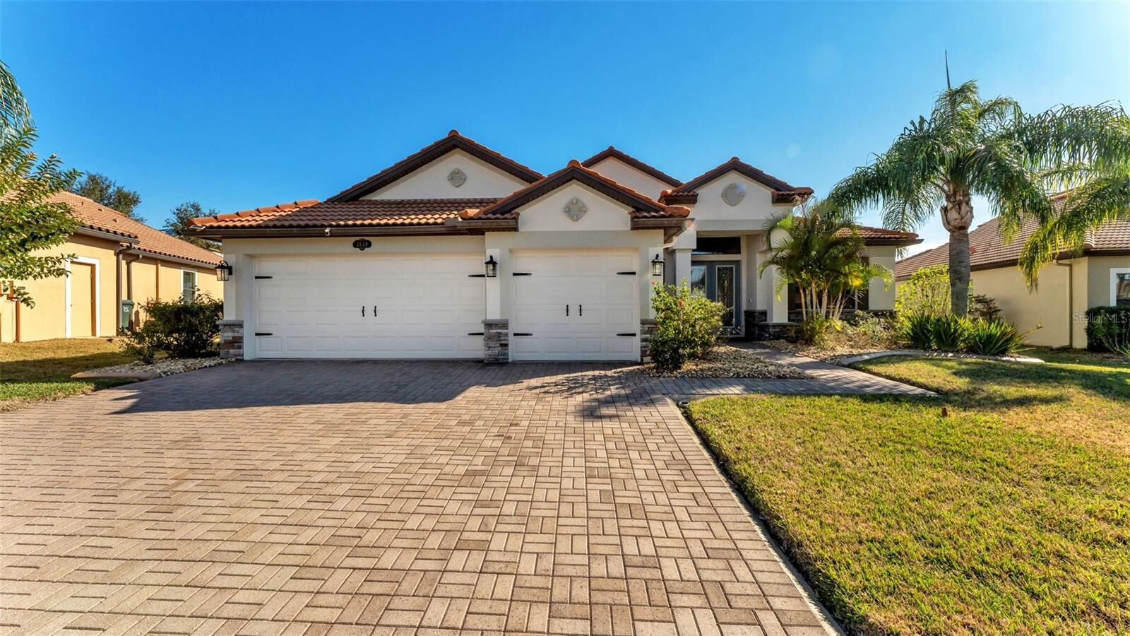 Property Photo:  3939 Sunset Lake Drive  FL 33810 