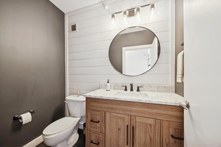 Property Photo:  645 N Kingsbury Street 1205  IL 60654 