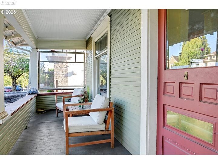 Property Photo:  3821 N Gantenbein Ave  OR 97227 