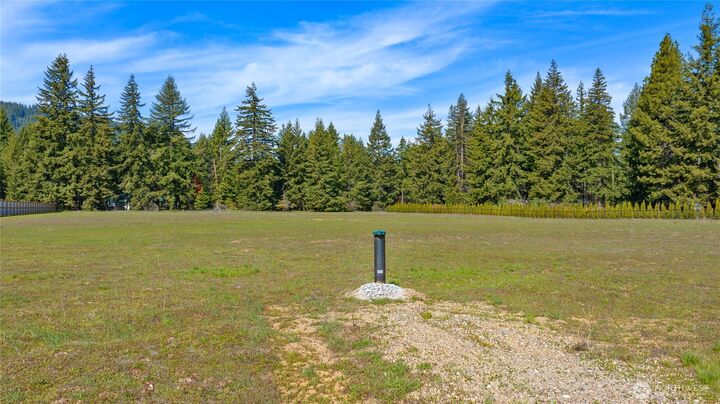 Property Photo: 121 Darling Way WA 98922