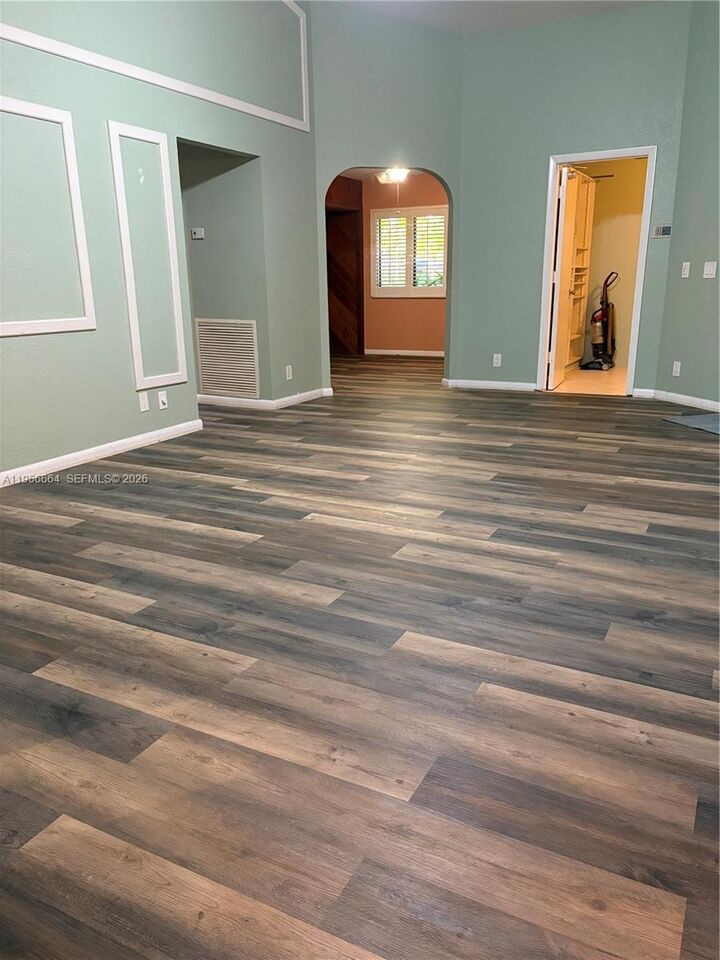 Property Photo:  9360 S Chelsea Dr S  FL 33324 