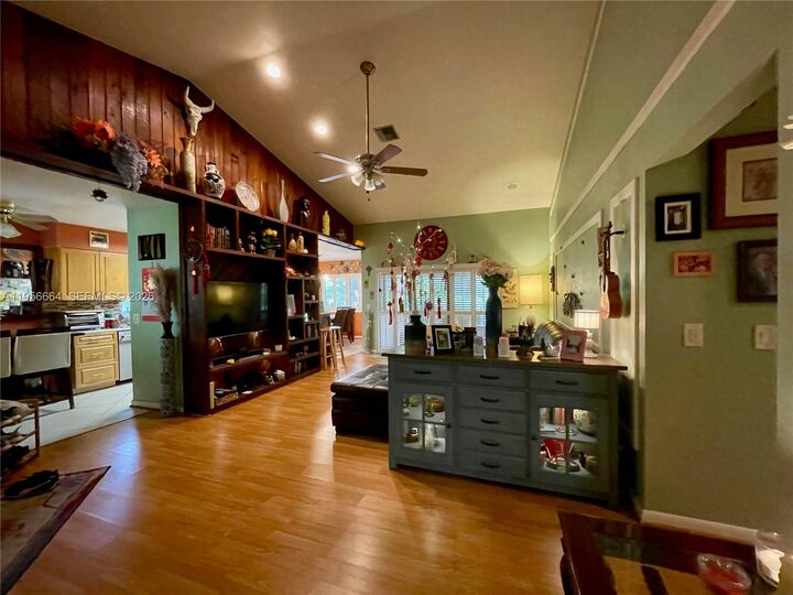 Property Photo:  9360 S Chelsea Dr S  FL 33324 