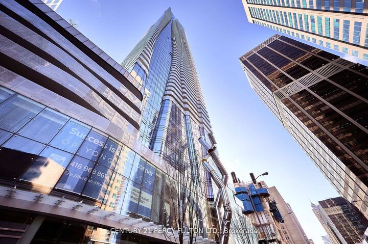 Property Photo:  1 Bloor Street E #313  ON M4W 0A8 