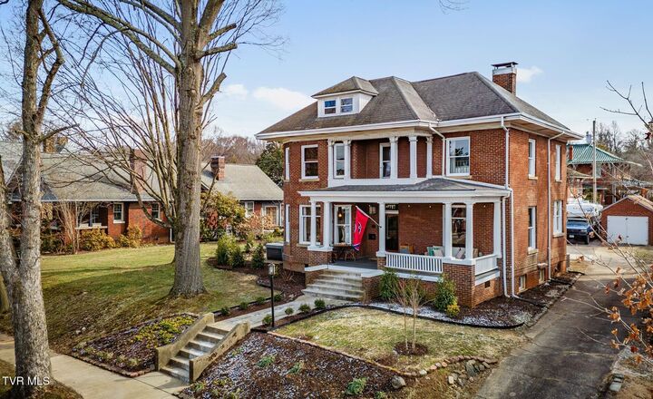 Property Photo: 717 West Pine Street TN 37604