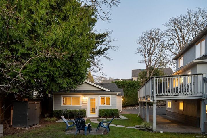 Property Photo:  1980 Fairfield Rd  BC V8S 1H4 