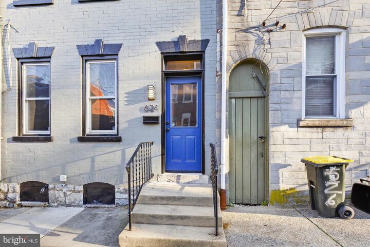 Property Photo:  624 Saint Joseph Street  PA 17603 