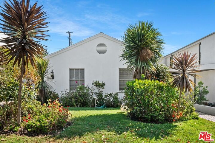 Property Photo:  934 N La Jolla Ave  CA 90046 