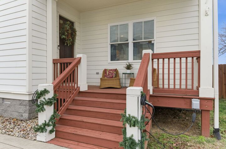 Property Photo:  137 Elmhurst Ave  TN 37207 