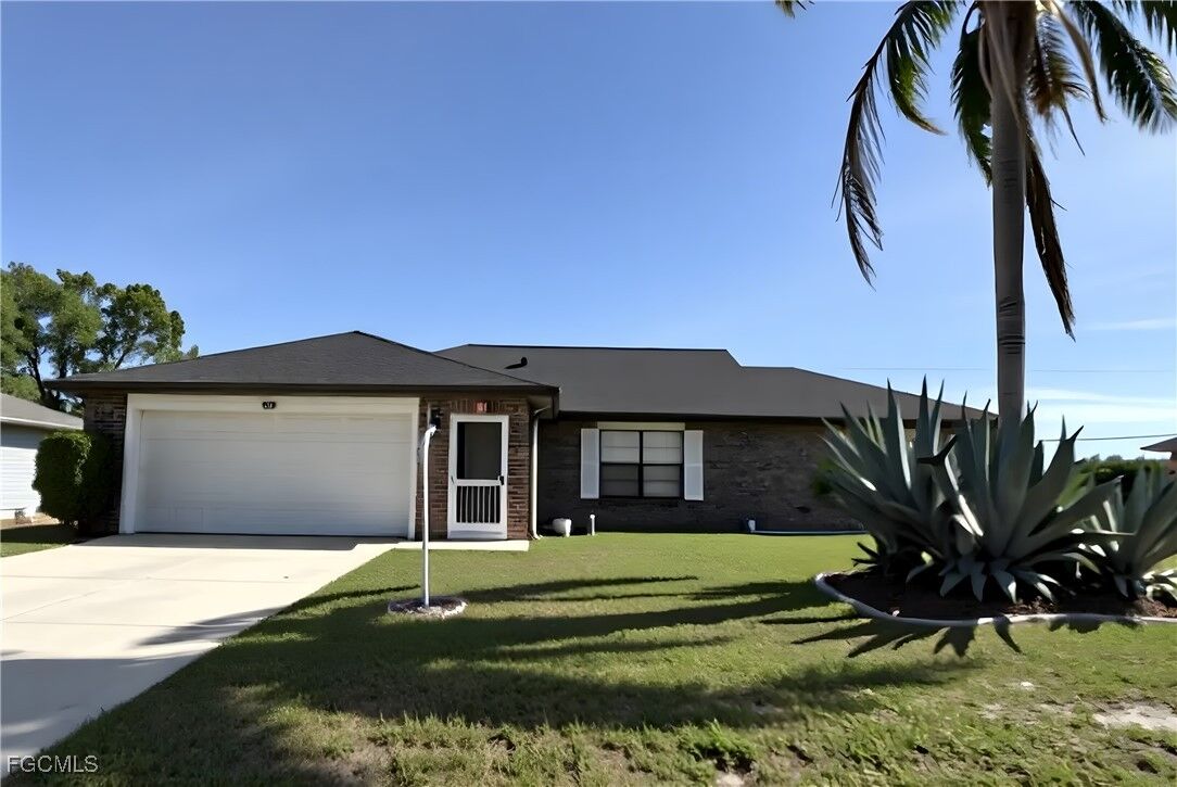 Property Photo:  1423 NE 13th Avenue  FL 33909 