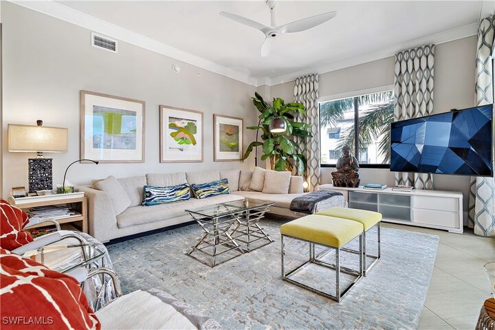 Property Photo:  1030 3rd Avenue S 302  FL 34102 