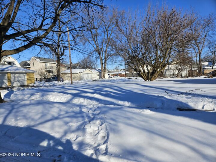 Property Photo: 915 Atlantic Avenue OH 43609