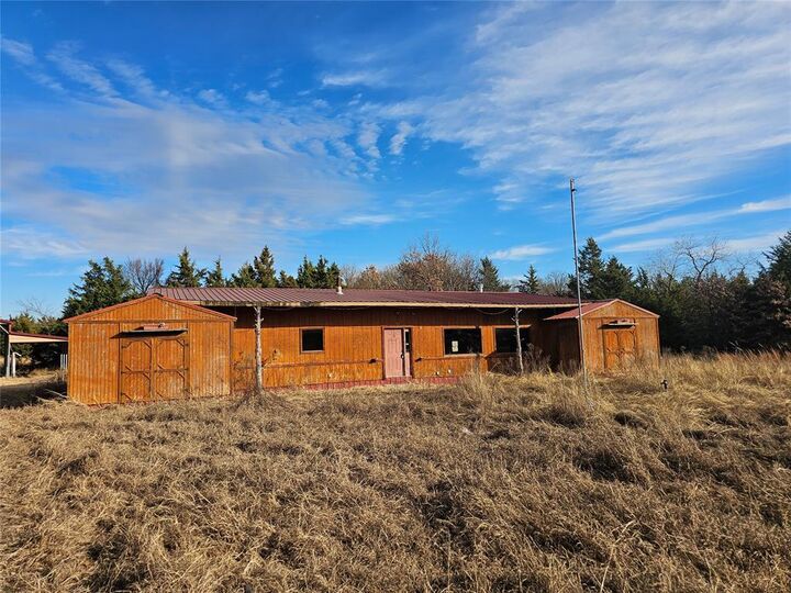 Property Photo: 42 Greenbriar Avenue OK 73430