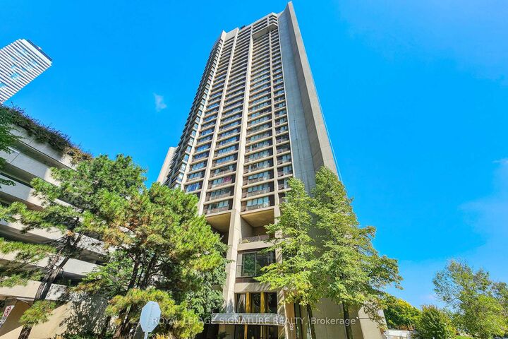 Property Photo:  33 Harbour Square 410/204  ON M5J 2G2 