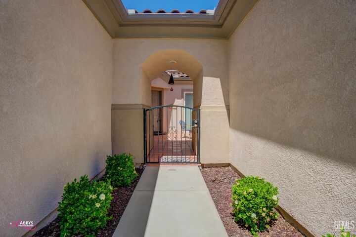 Property Photo:  6100 Lassen Ridge Road  CA 93306 