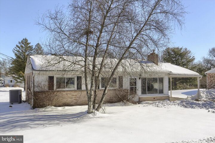 Property Photo:  1111 Fairmont Drive  PA 17112 