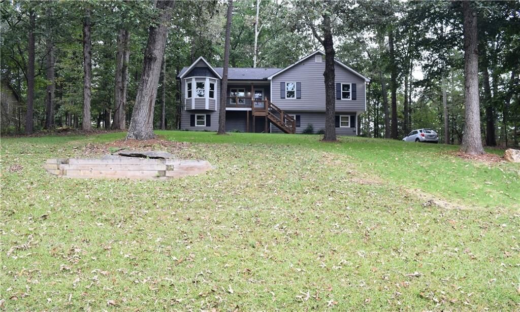 Property Photo:  215 Lori Lane  GA 30114 