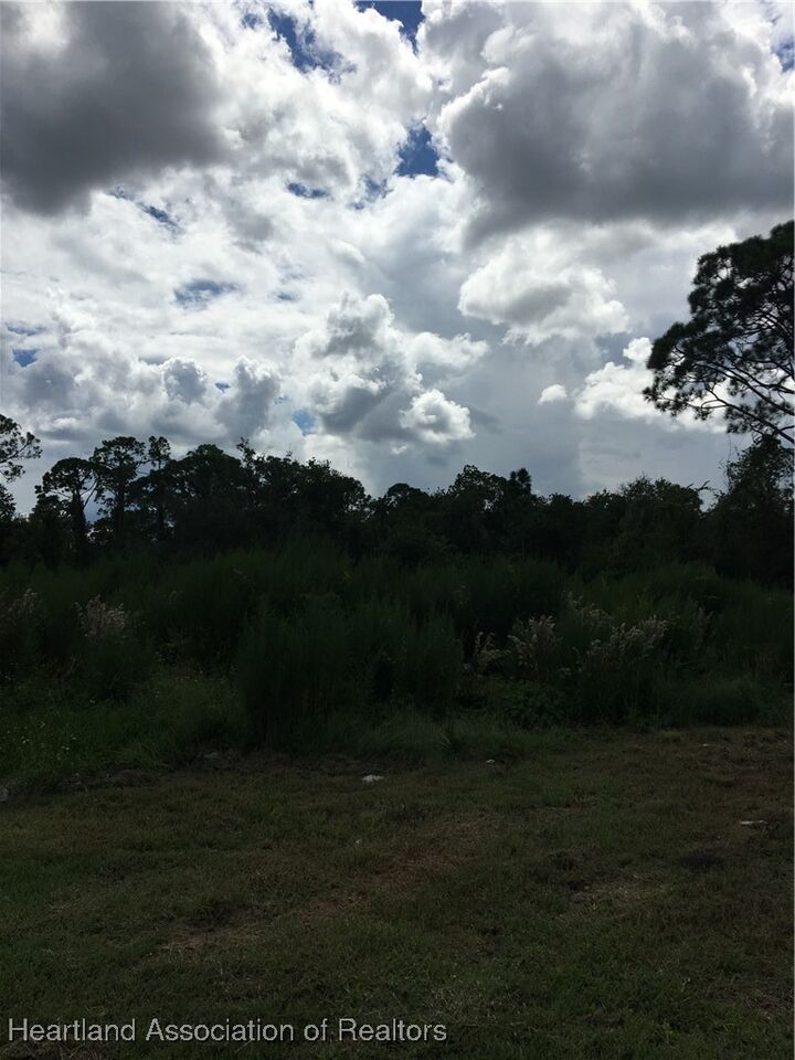 Property Photo:  1626 Lindberg Avenue  FL 33852 