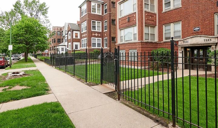 Property Photo:  7223 S Euclid Avenue 1C  IL 60649 