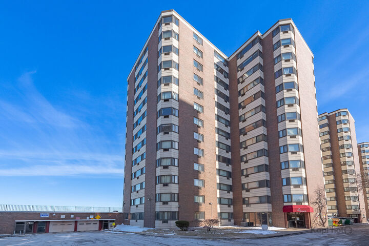 Property Photo:  7337 S South Shore Drive 902  IL 60649 