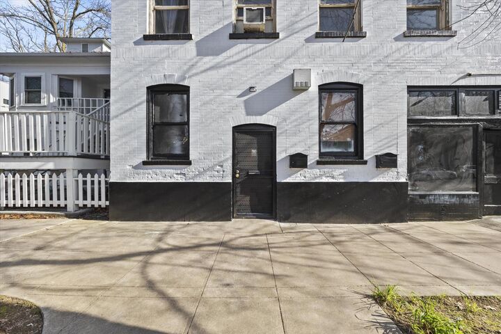 Property Photo:  1913 6th Street  CA 95811 