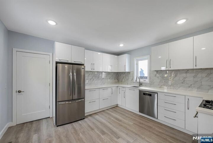 Property Photo:  17 Mission Street  NJ 07042 