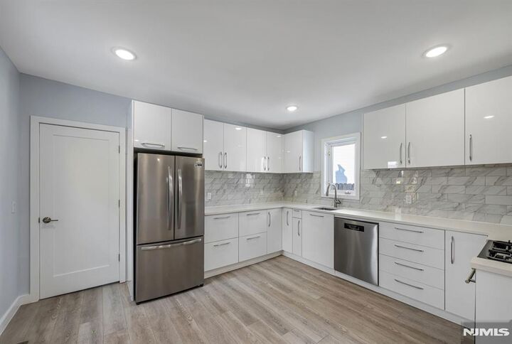 Property Photo:  17 Mission Street  NJ 07042 