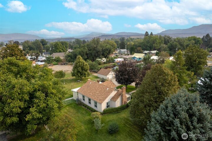 Property Photo:  211 S Granite Street  WA 98841 