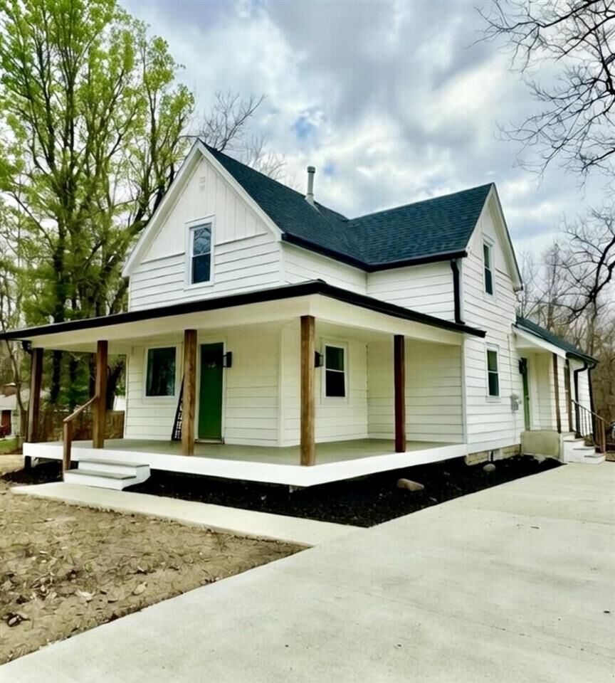 Property Photo:  809 Elks Country  Club Road  IN 47374 