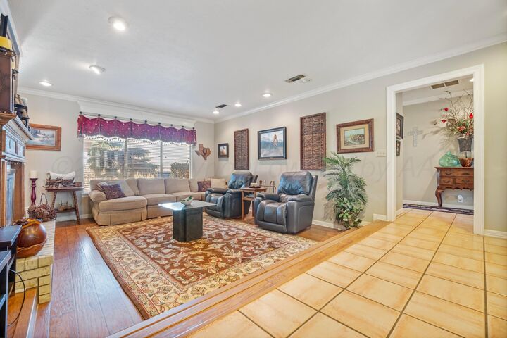 Property Photo:  1305 S Ponderosa  TX 79096 