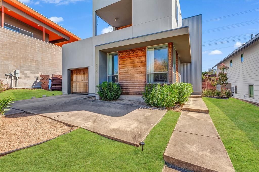 Property Photo:  5325 Sendero Hills Parkway  TX 78724 