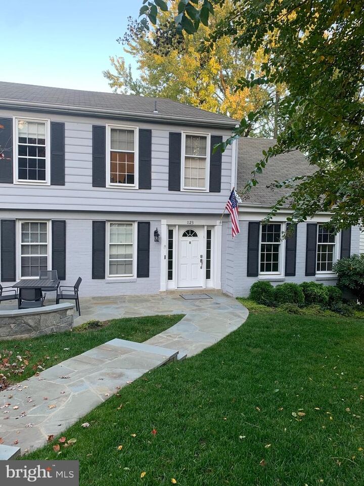 Property Photo:  1123 Bayliss Drive  VA 22302 