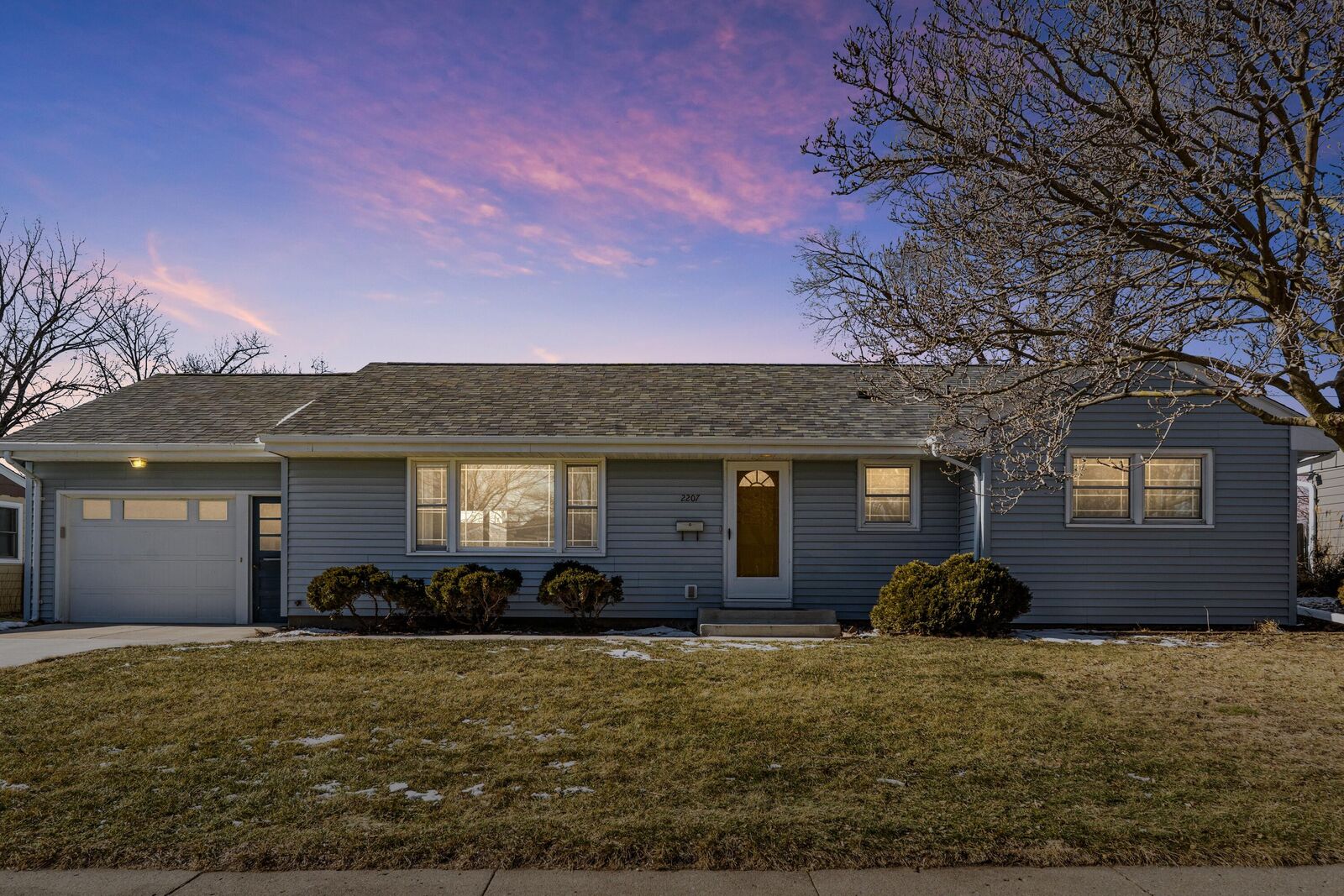 Property Photo:  2207 Jensen Ave  IA 50010 
