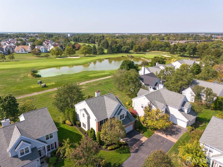 Property Photo:  5 Fairmount Court  NJ 08831 