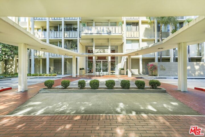 Property Photo:  4411 Los Feliz Blvd  CA 90027 