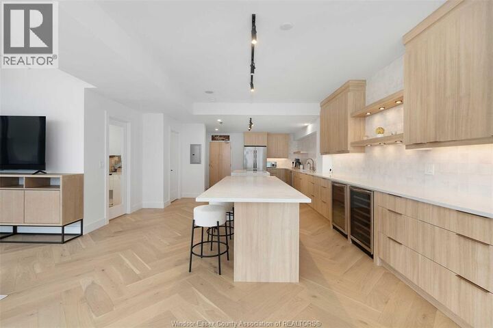 Property Photo:  515 Riverside Drive West 1701  ON N9A 7C3 