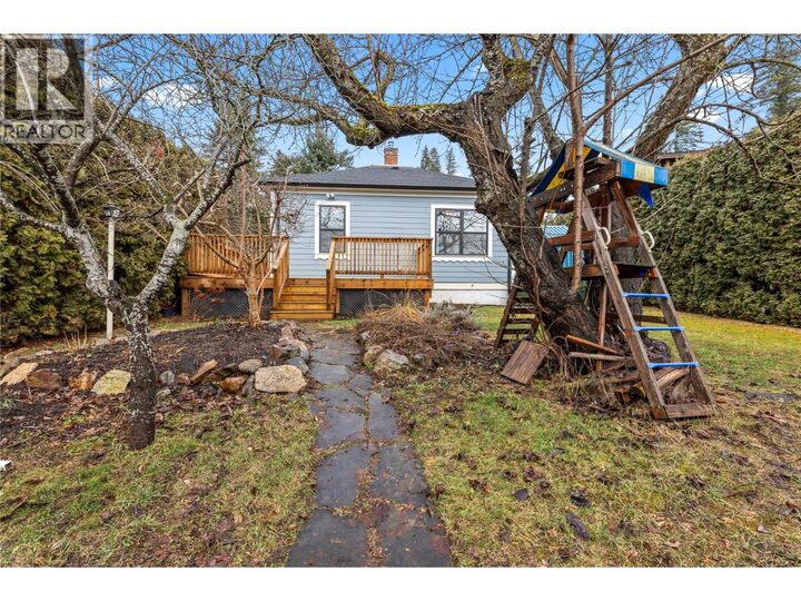 Property Photo:  550 6 Street  BC V1E 4E4 