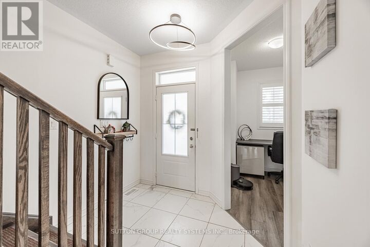 Property Photo:  966 Cherry Court  ON L9E 1P8 