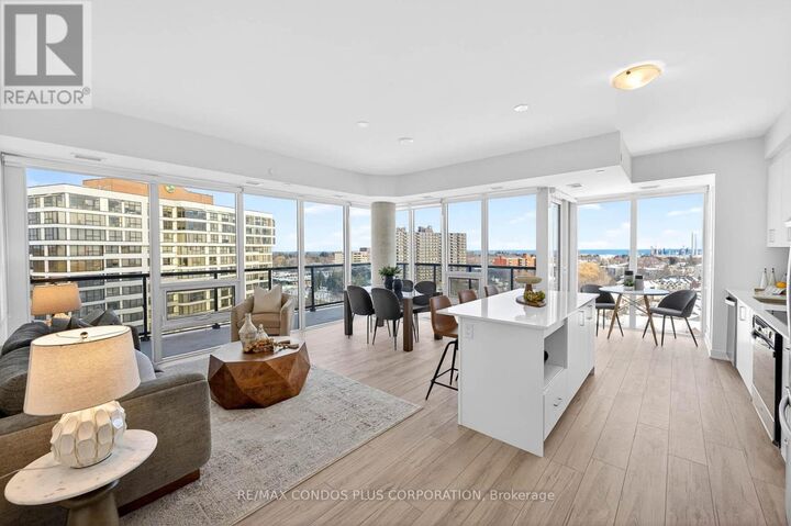 Property Photo:  1035 Southdown Road 1104  ON L5J 0A3 