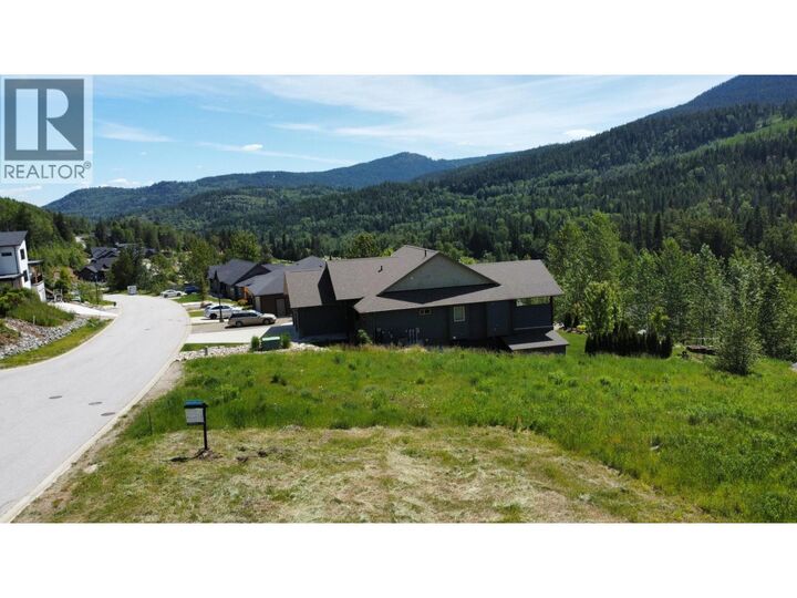 Property Photo: 919 Redstone Drive BC V0G 1Y0