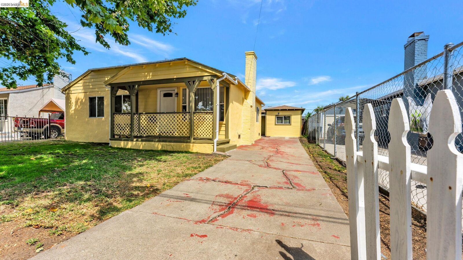 Property Photo:  528 La Prenda Dr  CA 94603 