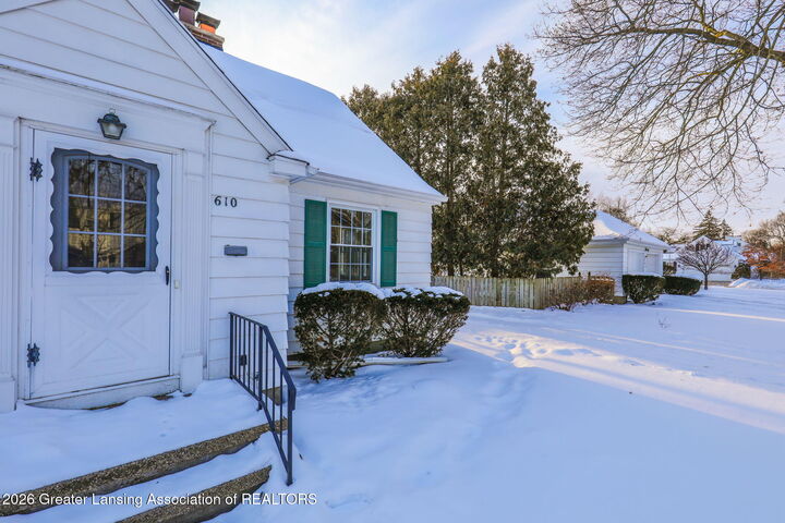 Property Photo:  610 Kedzie Street  MI 48823 
