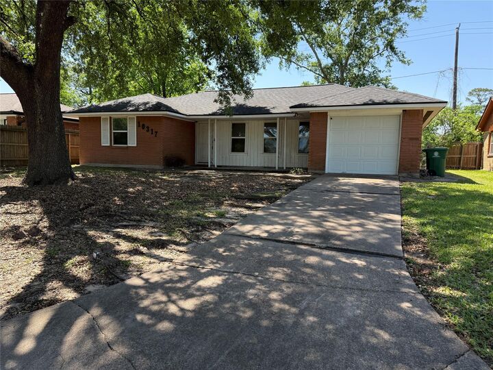 Property Photo:  10317 Kelburn Drive  TX 77016 