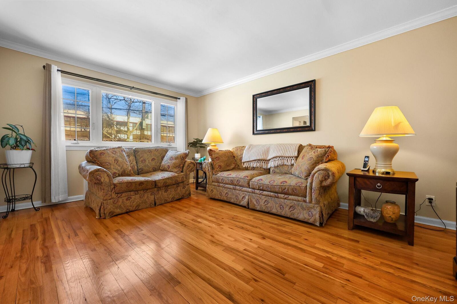Property Photo:  2080 Virgil Place  NY 10473 