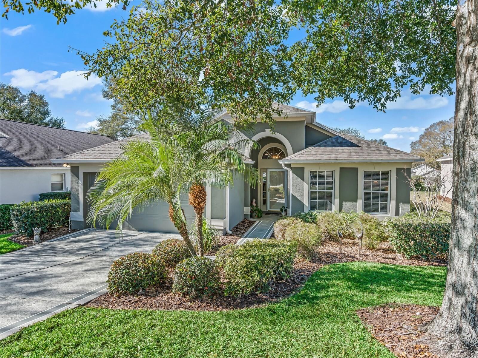 Property Photo:  3883 Eversholt Street  FL 34711 