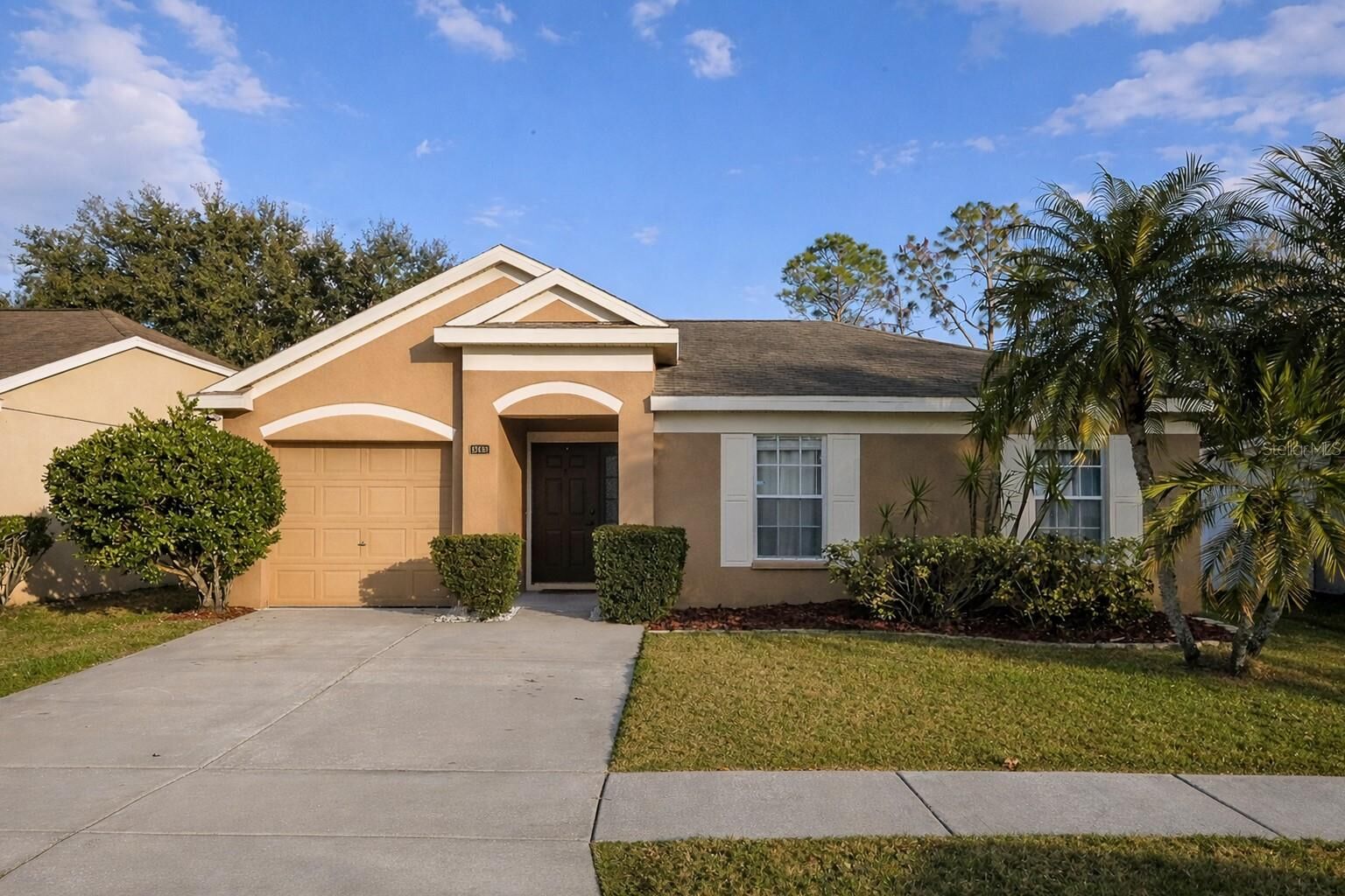 Property Photo:  12430 Dawn Vista Drive  FL 33578 