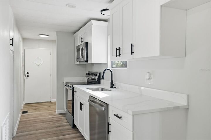 Property Photo:  9183 Cr 647A  FL 33513 