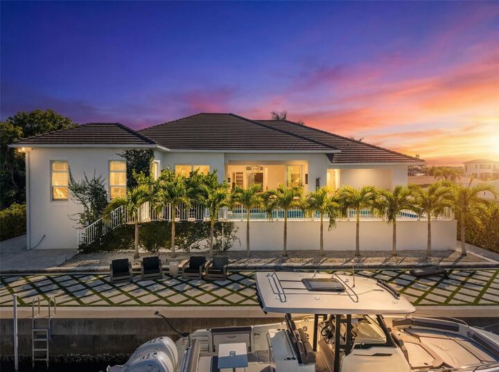 Property Photo: 1643 Stanford Lane FL 34231